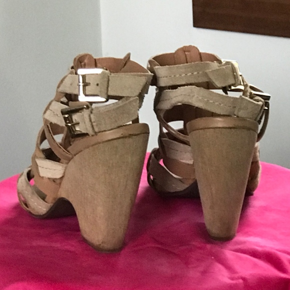 Tan sandals - Picture 5 of 7